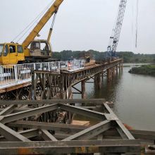 中交一公局花莞高速贝雷片栈桥和平台